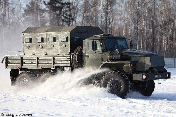 Xe vận tải bọc thép chuyên chở đặc nhiệm Ural Federal